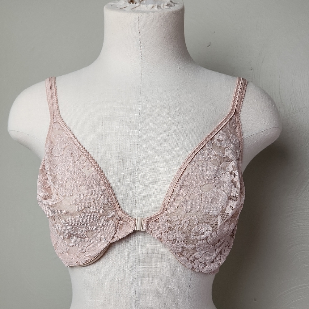 Victoria's Secret Lace Bra in Blush Pink